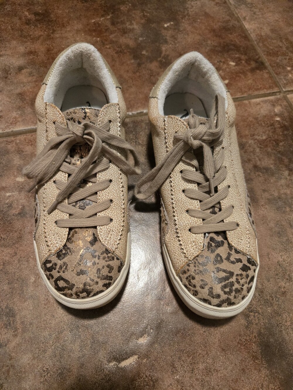 Womems Beige Leopard Accent Lace-Up Sneakers